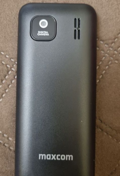 Maxcom MM248 cu butoane complet la cutie