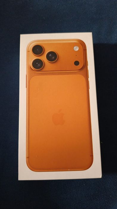 Продам Айфон 17 про мах