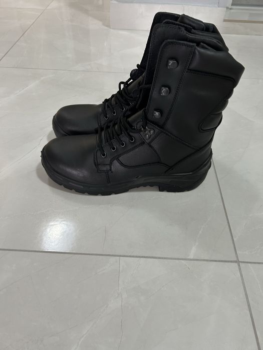 Продават се полицейски зимни кубинки  3 чифта - 41 евро на чифт.