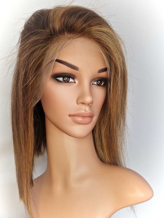 Естествена медено руса перука със светли кичури и дантела 13х4