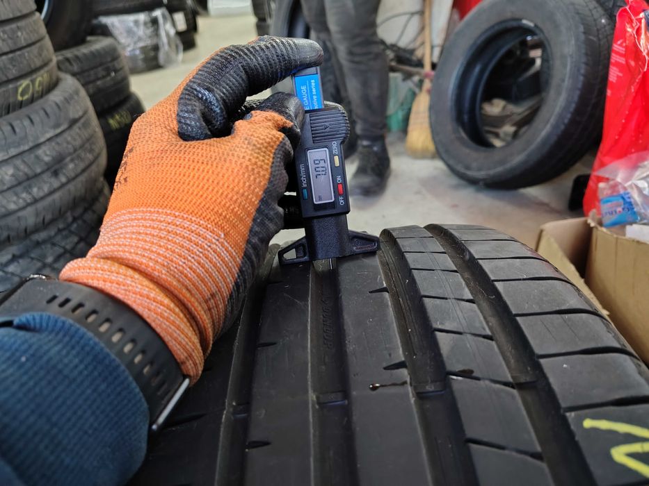 2бр.летни гуми DUNLOP 225 35 18 DOT21 цена за брой