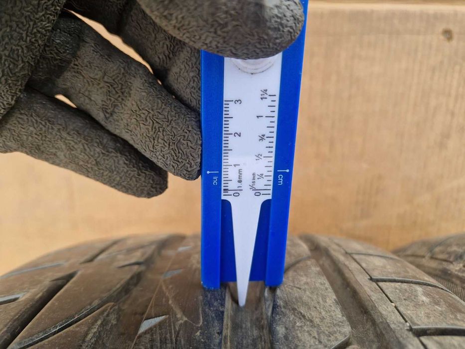 2 Bridgestone R19 225/40 Летни гуми  DOT0724