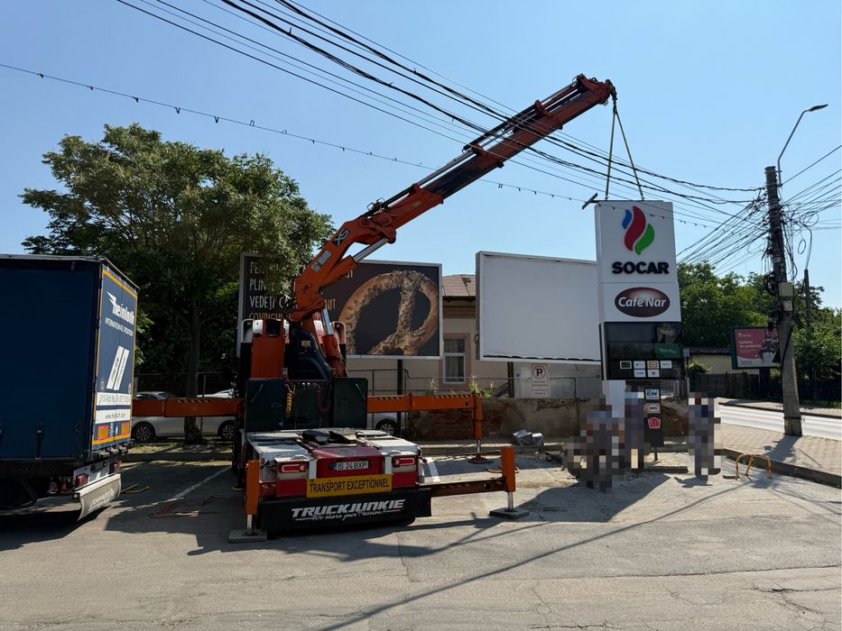 Transport Camion Cu Macara