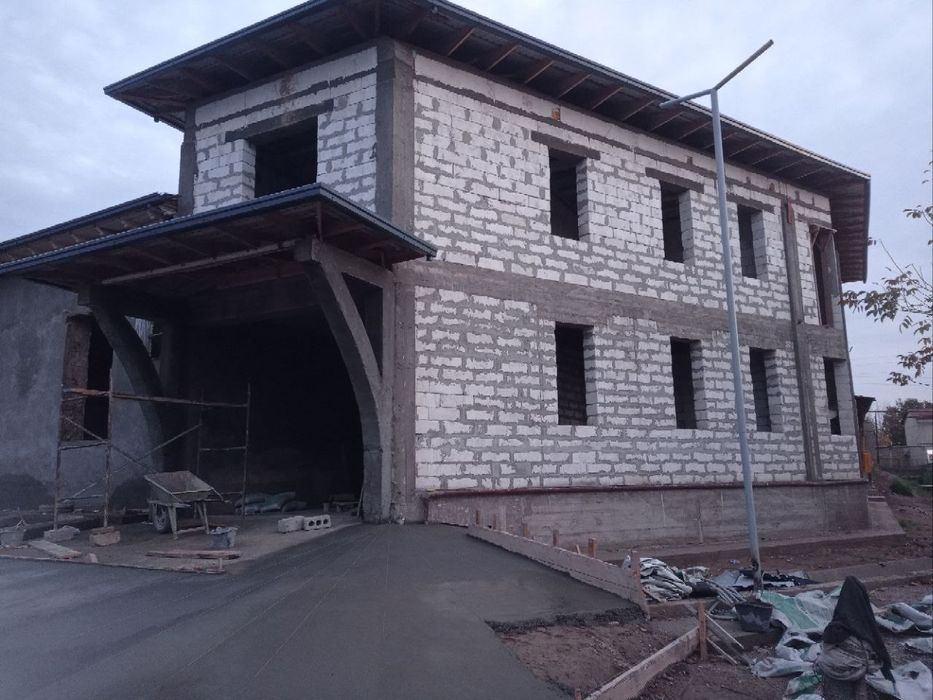 Нолдан уй қурамиз том ёпамиз