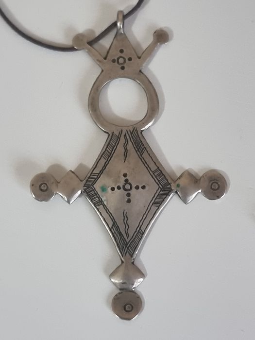 Pandantiv cruce Tuareg berber din argint – gravat manual, Africa Sahar