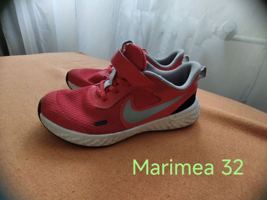 Balerini  , adidasi Nike Adidas  ,  ghete fotbal 32 33 34 35 38