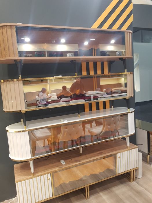 Шкаф с декоративна камина за телевизор