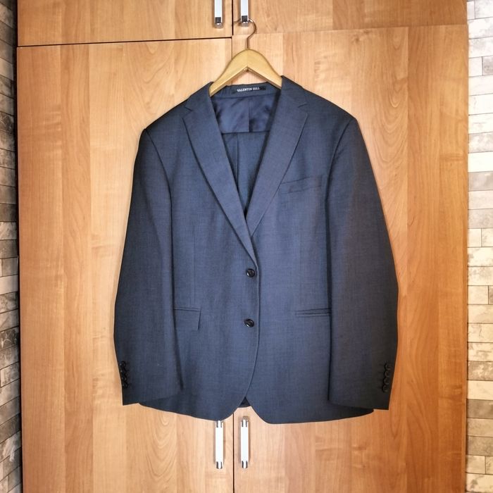 Продам мужской костюм