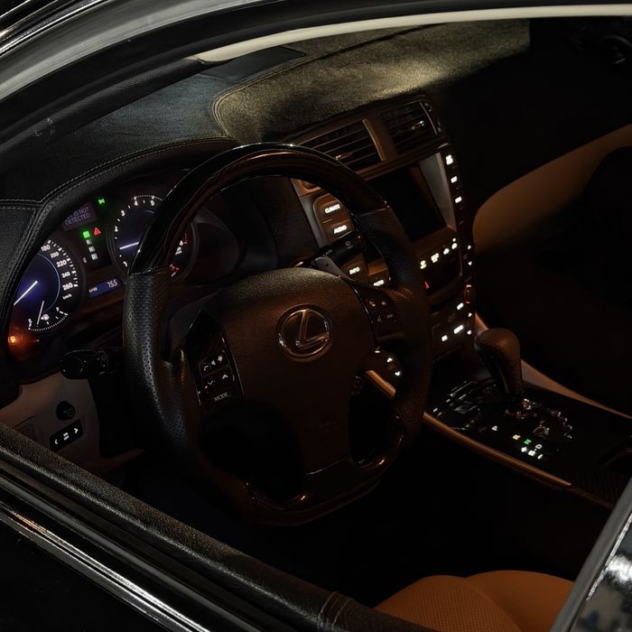 Nasiya savdo lexus is300 3L V6