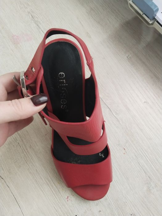 Продам босоножки 34 размер