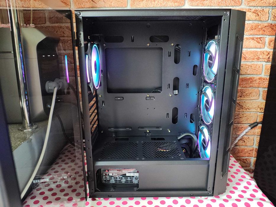 Carcasa PC Pro Gaming Triple X Black ARGB.