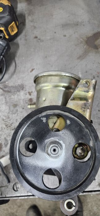 Насос ГУР Toyota corona