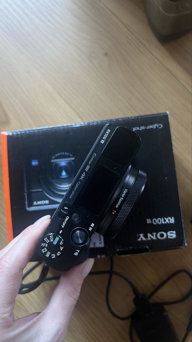 Фотоапарат Sony VX100 VII, черен