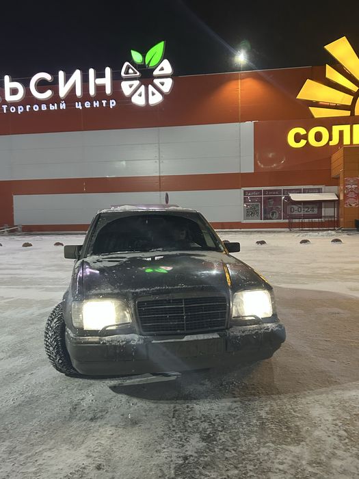 Мерседес 124 е220