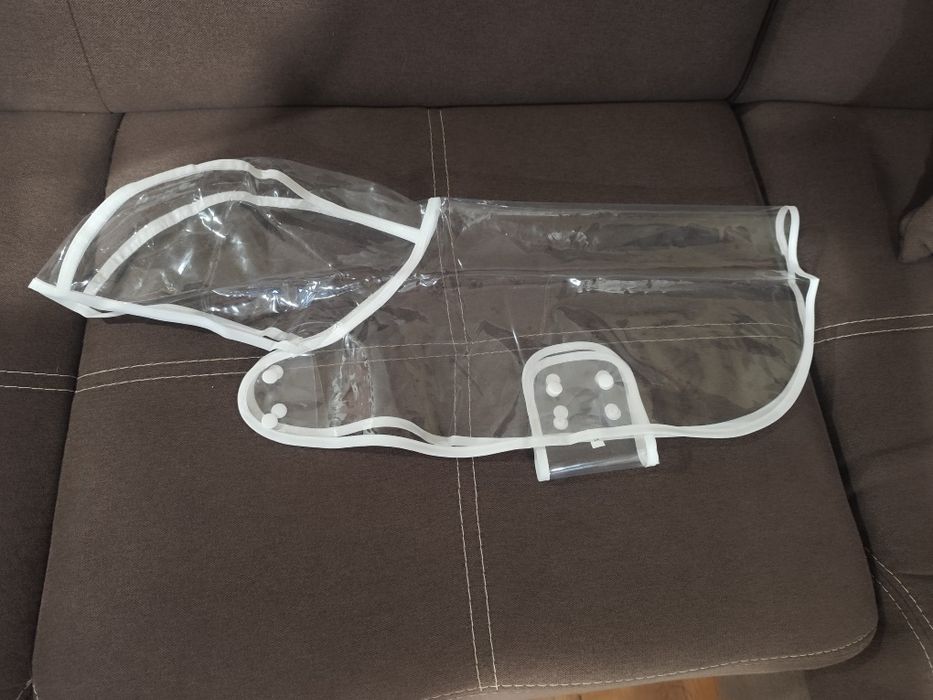 Pelerina de ploaie pentru caini