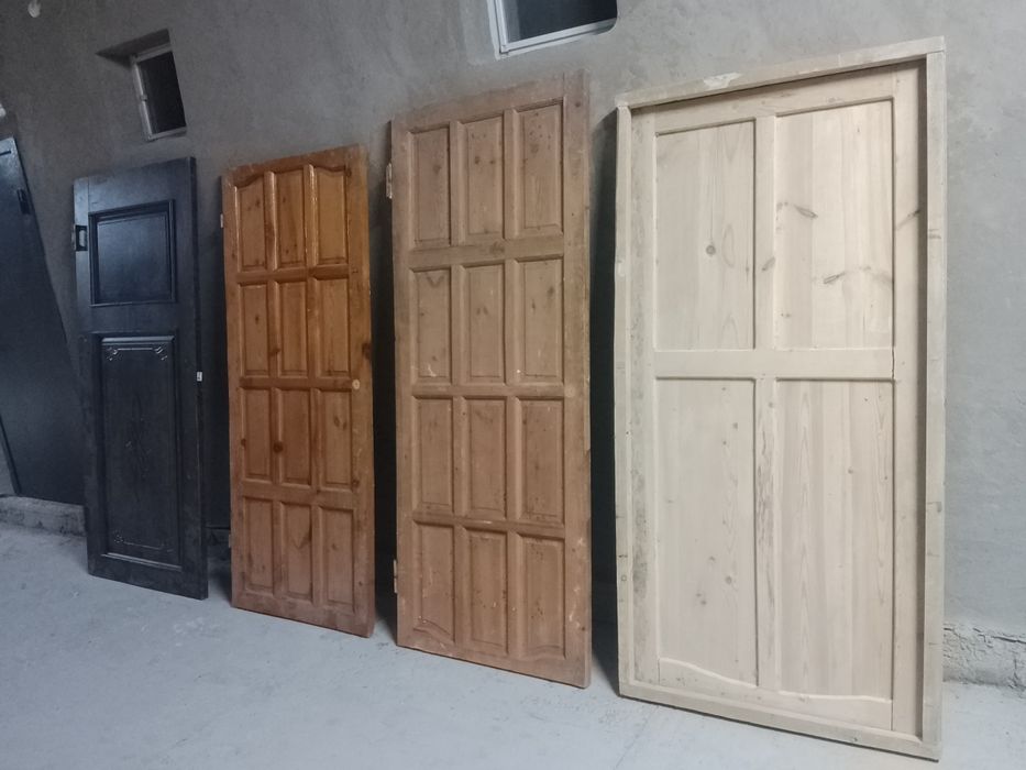 Дверь деревянная