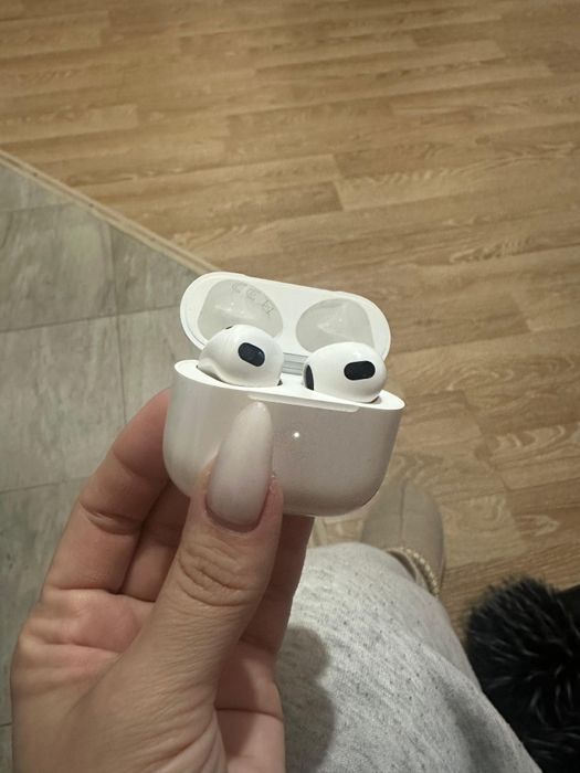 Apple AirPods 3 новые