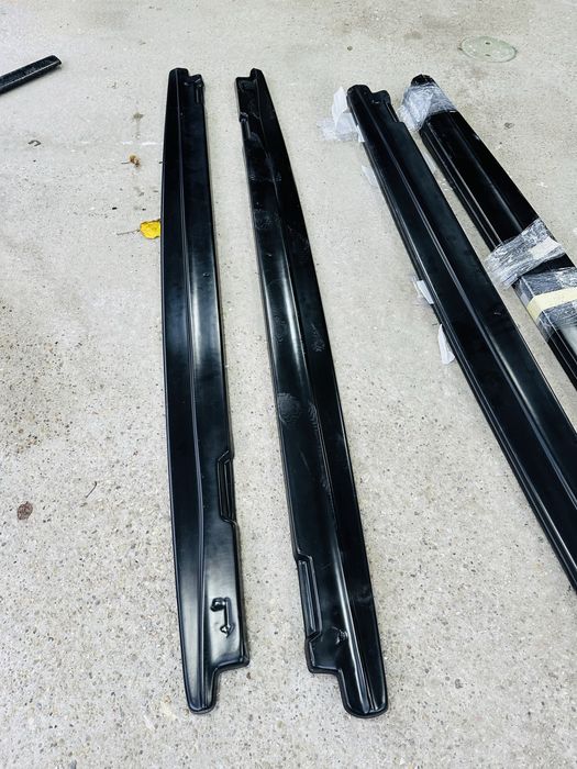 Lipuri Prelungiri Praguri BMW E60 E61 Maxton style Fibra