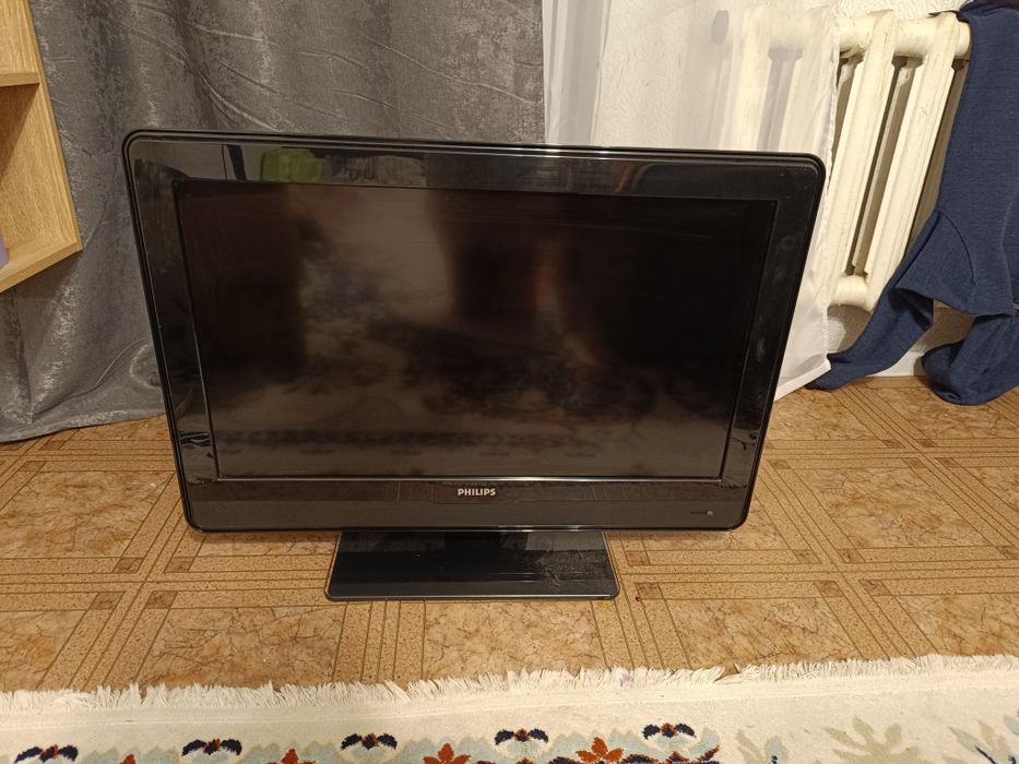 Продам срочно телевизор