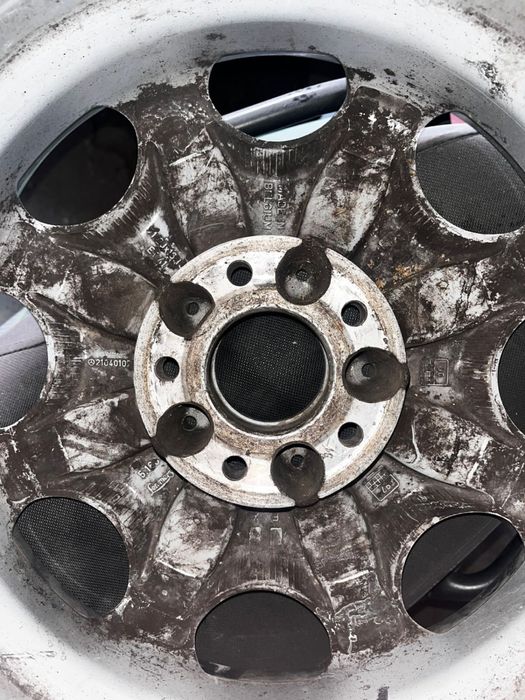 Продам диск мерс r16 один