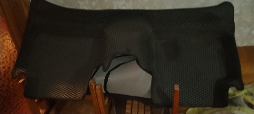 Продаются полик для жентры и кобальта новые