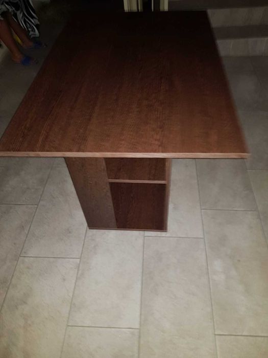 Super Oferta ! Măsuță-> L=105 cm, l=68 cm , h=74 cm,  pret 120 Ron