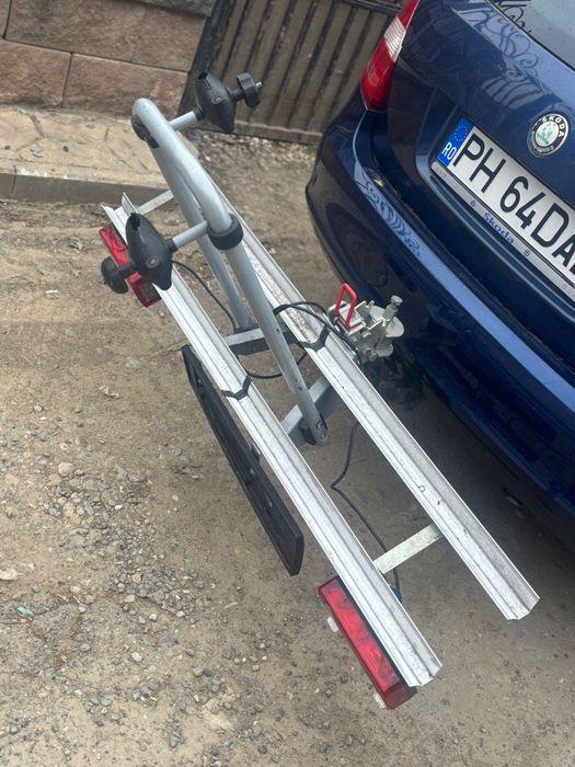 Suport rabatabil cu prindere pe carlig pentru 2 biciclete