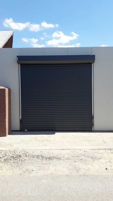 Usa pentru garaj  ,rulouri exterioare , automatizari porti ,bariere