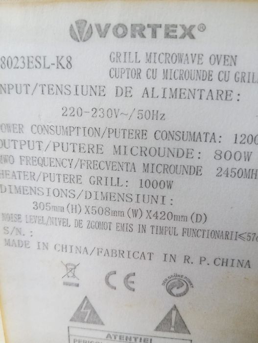 Vând cuptor cu microunde