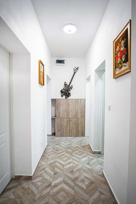 Продава се Тристаен апартамент в Русе, Център - 90 кв.м за 1417 €/кв.м - Снимка #8