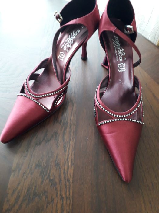 Продам туфли на шпильки