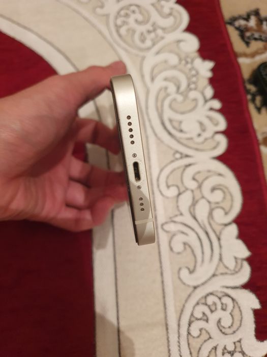 Айфон 13 в хорошем состоянии