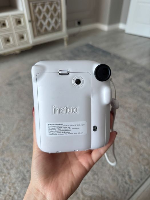 Instax 12mini в белом цвете