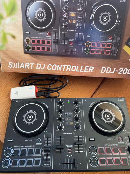 DDJ 200 Pioneer DJ Controller - DJ контролер