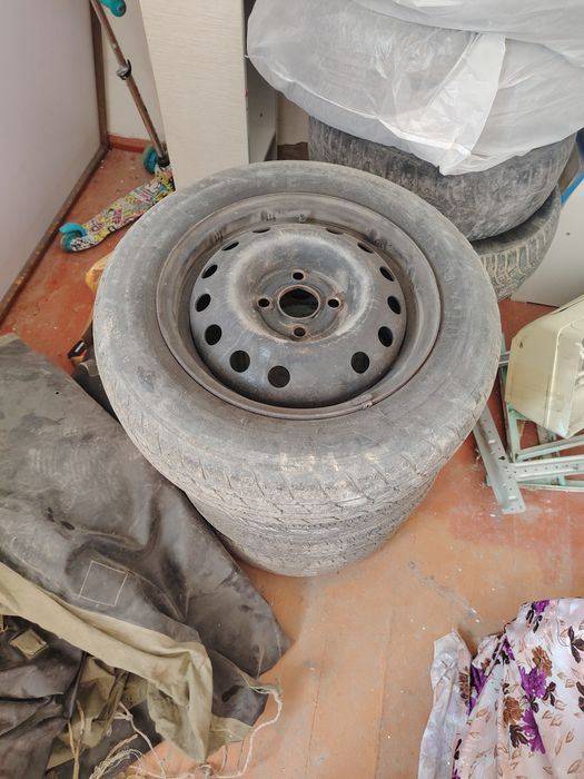 Балондар журiлген