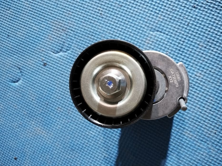 Натяжник на поло рапид натяжитель ремня ролик на skoda rapid polo