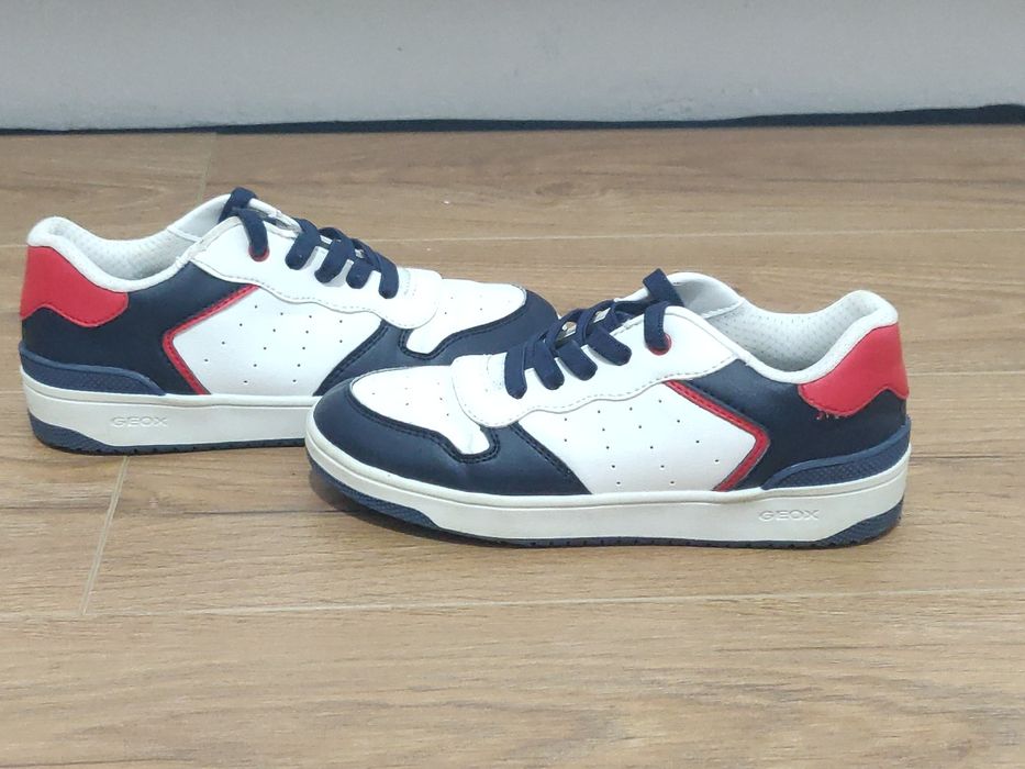 Sneakers Geox Respira - Alb/Bleumarin - Mărimea  34 Foarte Întreținuți
