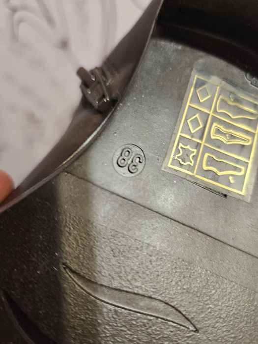 Дамски зимни боти почти не носени като нови са номер 38 ! Цена 50 лв!