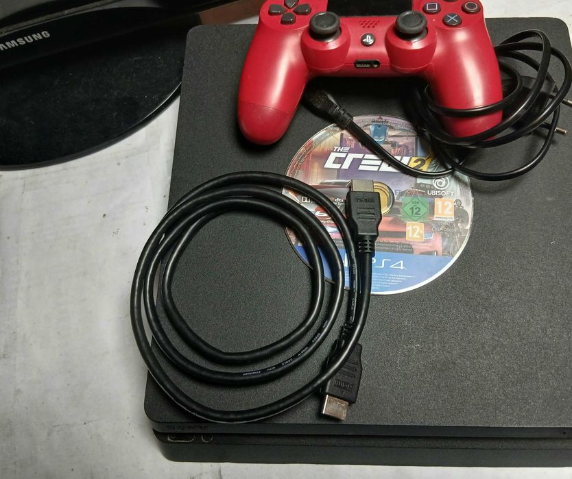PlayStation 4 с контролер + игри