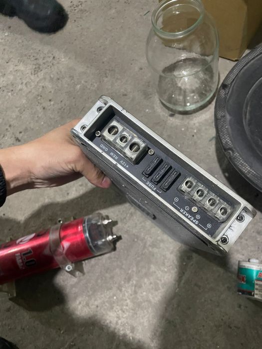 Саббуфер с усилитель и накопитель