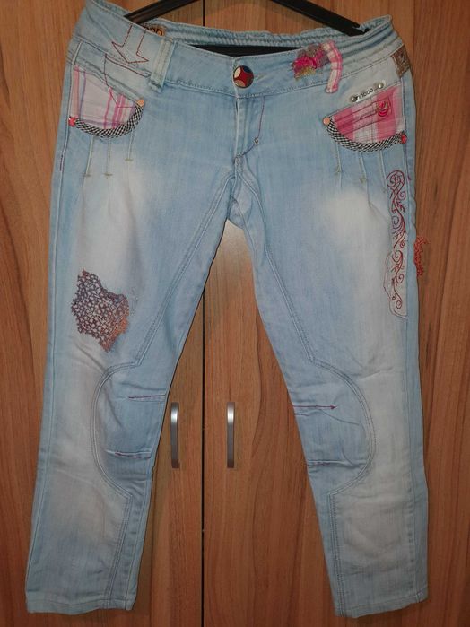 Дамски дънки М размер