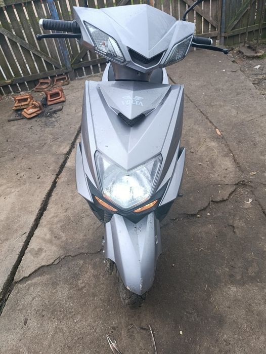 Vand sau schimb cu iphone 14 pro max sau 15 pro max