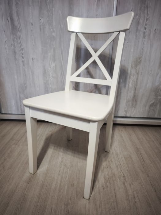 Vând 4 scaune Ingolf