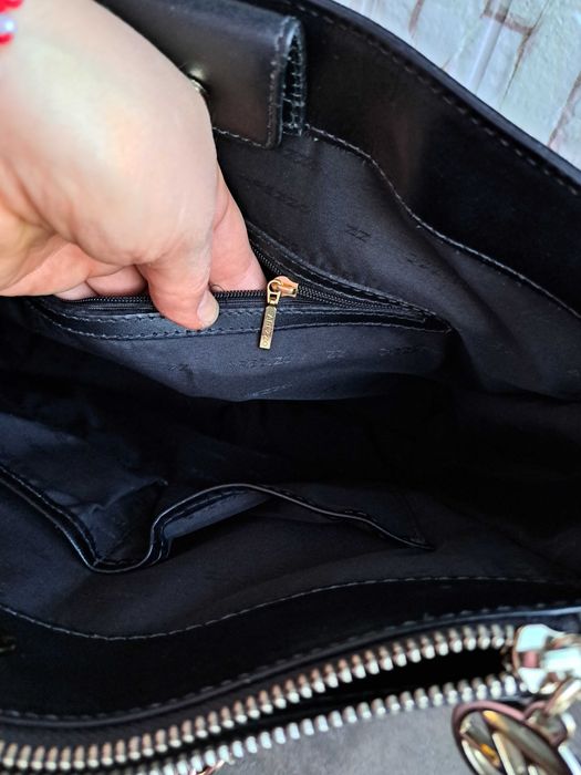 дамска чанта Arezzo черна кожена-естествена кожа