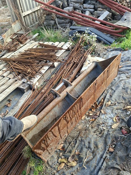 Cupe si prindere rapida  mecanica miniexcavator  2,5-3,5 tone