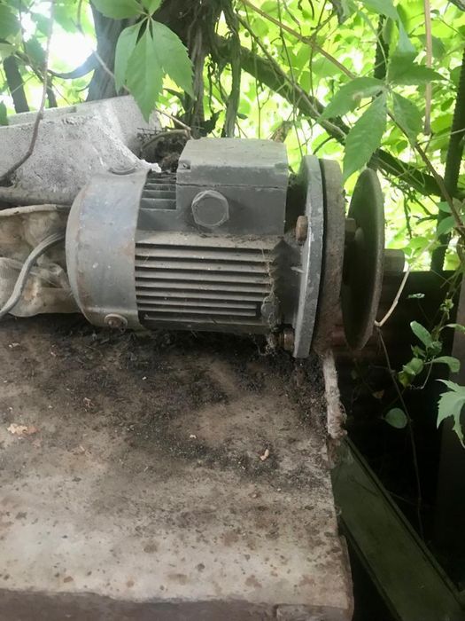 Тиски с нождаком со столом