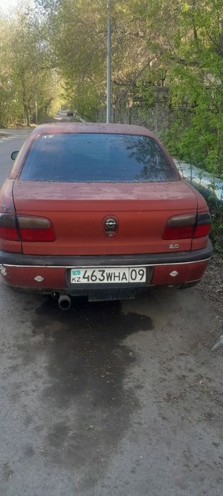 Продаю машину опель омега в