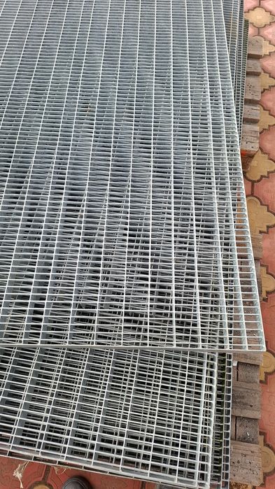 Trepte și grătare galvanizate