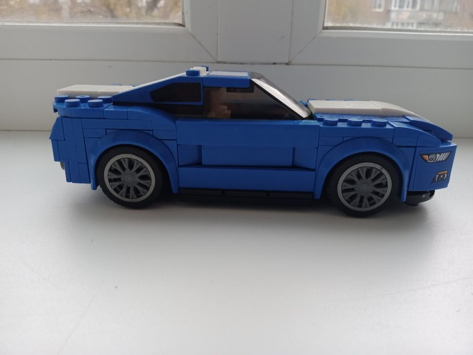 Продам Лего машинку