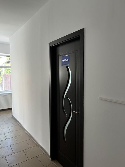Închiriez Spațiu Comercial
